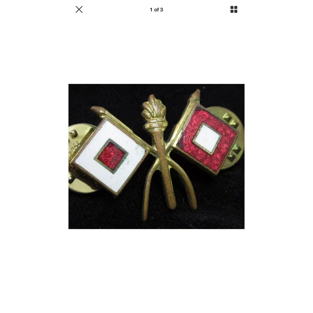 Red & White Flags Vintage Gold Toned Enamel Tie Tack Lapel Military Pin‎